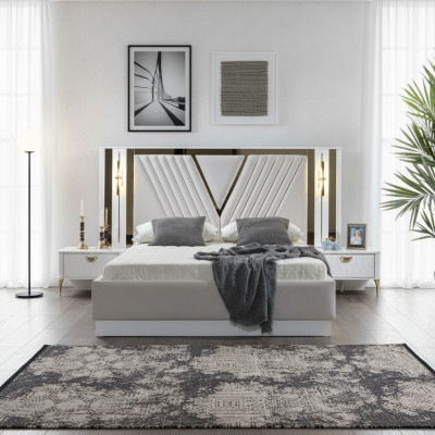 2-bedroom bed with gold embellishments and matching nightstands
