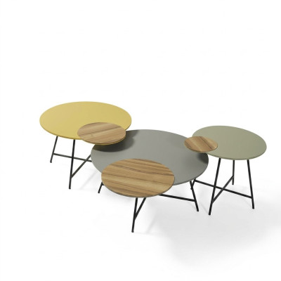 Exclusive designer coffee table set from a European furniture manufacturer.