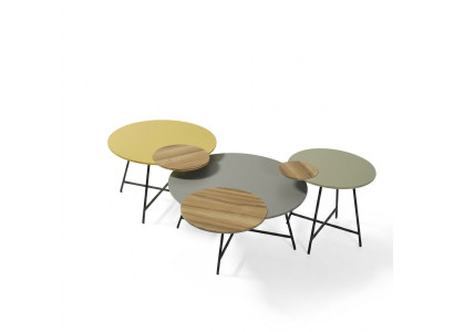 Exclusive designer coffee table set from a European furniture manufacturer.