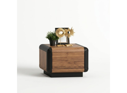 The ideal bedside table creates comfort and practicality in your bedroom.