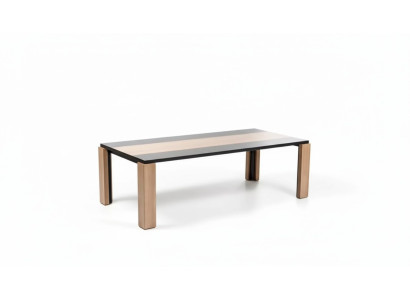 High-quality conference tables for efficient discussions and meetings.