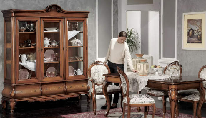 Classic dining room furniture set, wooden furniture, dining table with 4 chairs, display cabinet, 6 pieces.