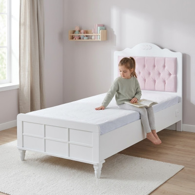Child's bed bed children's room children's room furniture pink wood Chesterfield
