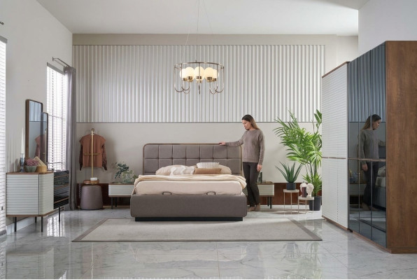 Luxury Double Bed Complete Bedroom Bed Set 7-Piece Brown Bed Frame