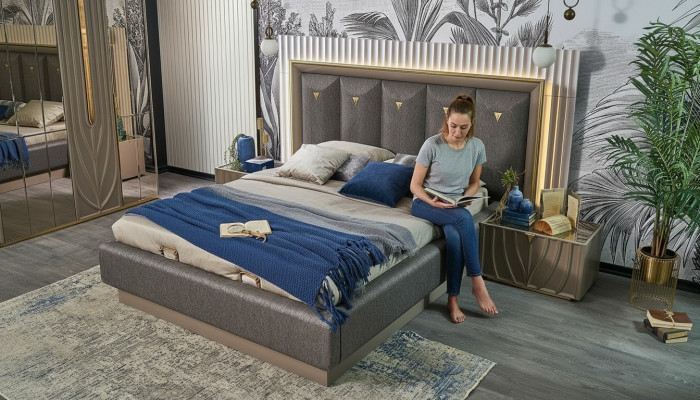 Double Bed Complete Bedroom Bed Brown Set 3-Piece Wooden Nightstands