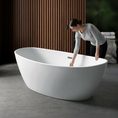 Acrylic bathtub tub free-standing modern bathroom.