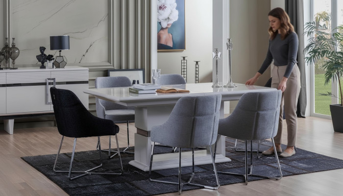 Exclusive dining room set consists of a 7-piece dining table and 6x new chairs.