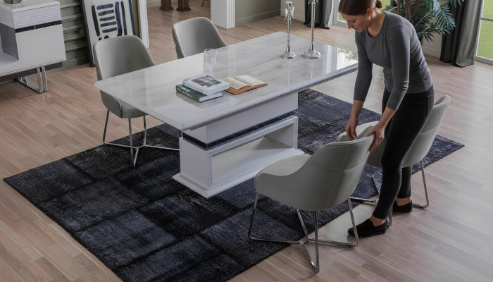 Modern dining room set consists of 5-piece dining table and 4x chairs novelty.