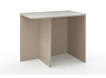 Eleganter beiger Schreibtisch aus Holz für modernes Home Office