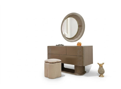 Eleganter brauner Schminktisch mit Spiegel und Hocker aus Holz