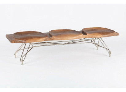 Elegante braune Holzsitzbank in zeitlosem Design für Wohnzimmer
