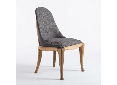 Grauer Holzstuhl modern elegant für Esszimmer und Büro