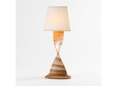 Braune Holzlampe im eleganten Design für Wohnzimmer und Büro