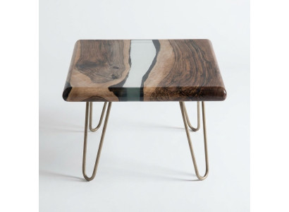 Eleganter brauner Couchtisch aus Holz im modernen Design