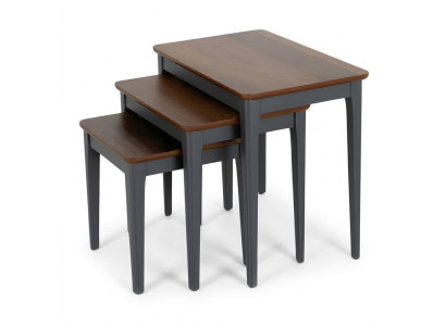 Beistelltisch aus Holz in Braun modern elegant