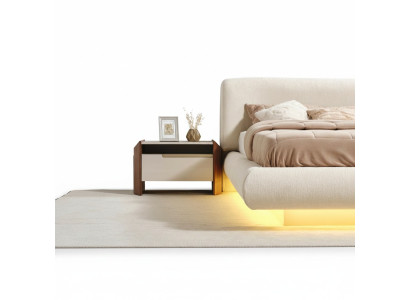 Elegante beige Holz Nachttische im zeitlosen Design