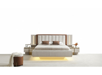 Schlafzimmer-Set in Beige aus Holz mit Bett, Nachttischen und Hocker