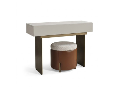 Beiger Holz Hocker im eleganten Design für Wohnzimmer und Schlafzimmer