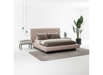 Moderner Beistelltisch aus Holz in Beige