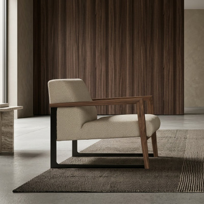 Minimalist chair, maximum comfort