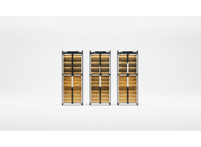 Eleganter schwarzer Weinschrank aus Edelstahl mit