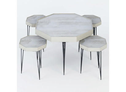 Moderner weißer Holztisch mit stilvollem Design