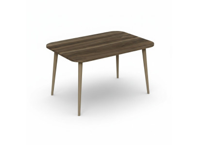 Eleganter brauner Couchtisch aus Holz im modernen Design