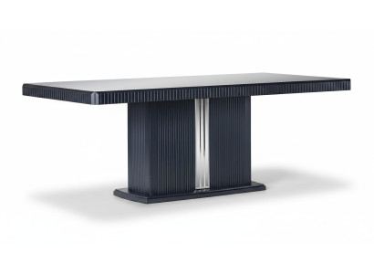 Eleganter grauer Esstisch aus Holz im modernen Design
