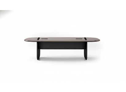 Brauner Holzschreibtisch im eleganten Design für Homeoffice