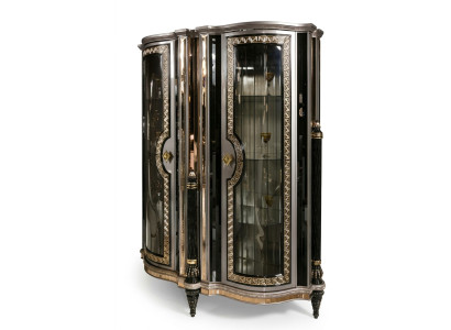 Silberne Holzvitrine modern, elegante Aufbewahrung für Wohnzimmer