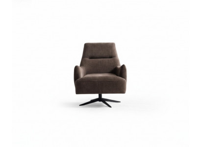 Moderner brauner Stoffsessel mit Holzrahmen, stilvolles Design