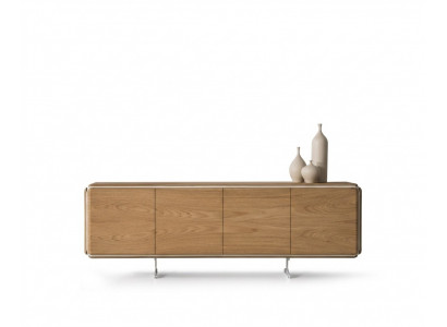 Elegantes braunes Holzsideboard in klassischem Design