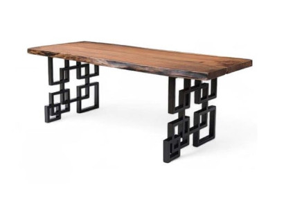 Designer Esstisch Naturholz mit einzigartigem Metallgestell