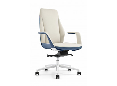 Modernes Chefsessel mit ergonomischem Design und weiß-blauen Akzenten