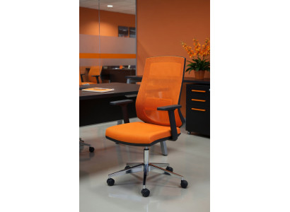 Bequemer Bürostuhl in Orange mit ergonomischer Rückenlehne und Armlehnen