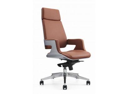 Ergonomischer Chefsessel mit brauner Lederpolsterung und Armlehnen