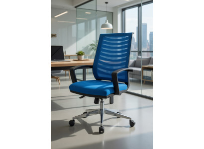 Bürostuhl in Blau mit ergonomischer Rückenlehne und stabilem Gestell