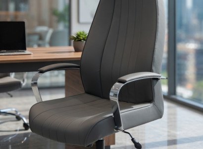 Bürosessel Schwarz mit ergonomischer Polsterung und Metallrahmen