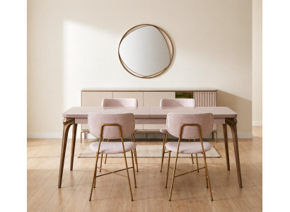 Modernes Esszimmer-Set mit einem eleganten Tisch und vier Stühlen