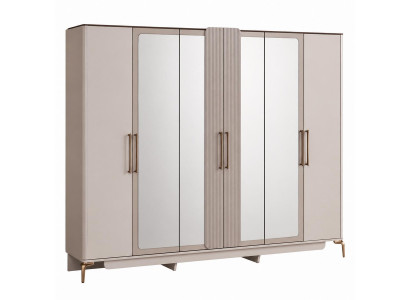Eleganter, moderner Kleiderschrank mit Spiegel und vertikalen Rillen