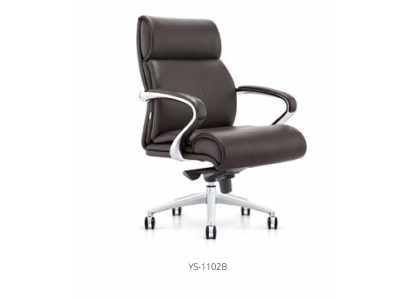Lederstuhl in Schwarz mit Edelstahlrahmen modern und elegant