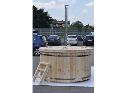 Erholungsbecken Sprudelbad Whirlpool Entspannungsbad Badefass