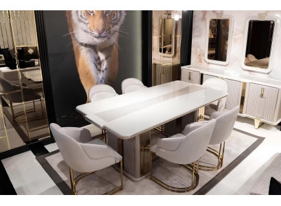 Elegantes weißes Esszimmer-Set mit Esstisch, Stühlen und Sideboard