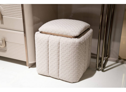 Beiger Holz-Textil Hocker im eleganten Stil