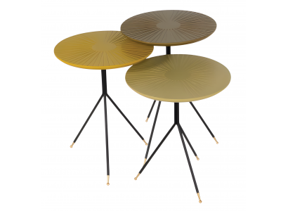 Goldener Beistelltisch aus Metall im eleganten Design