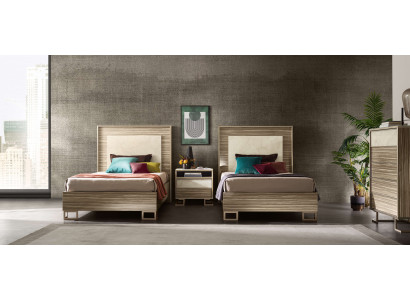 Das elegante Schlafzimmer-Set 4 tlg (Bett+ Nachttisch+Kommode).