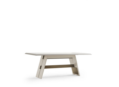 Eleganter Esstisch aus Holz in Beige für stilvolle Essbereiche
