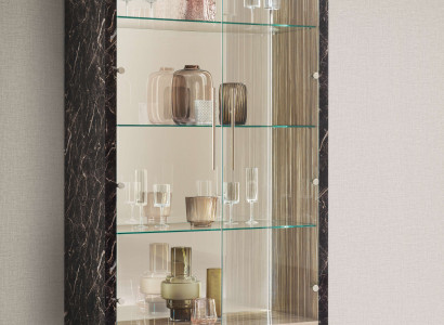 Vitrine mit Glasfront – Für stilvolle Aufbewahrung und Dekoration.