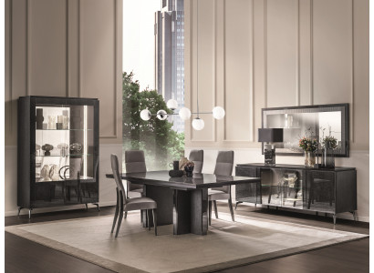 Das natürliche Esszimmer-Set gibt Ihnen Wärme und Komfort.