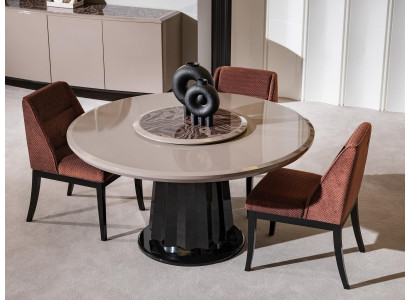 Elegantes Beiges Esszimmer Set aus Holz und Textil mit modernem Design